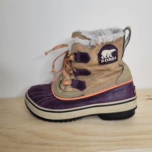 Sorel short winter boots womens size 5